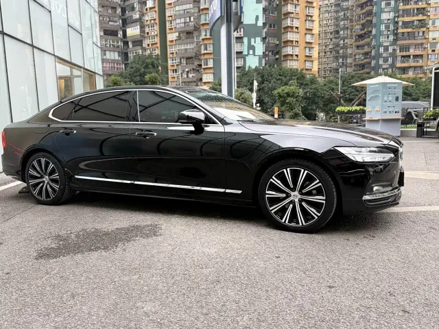 Volvo S90 — Фото автомобиля 4