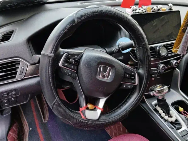 Honda Accord — Фото автомобиля 15