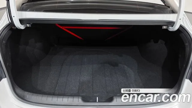 Hyundai AVANTE — Фото автомобиля 13