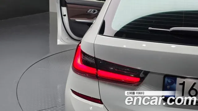 BMW 3-Series 3 серия (G20) 320i Touring M Sport — Фото автомобиля 22
