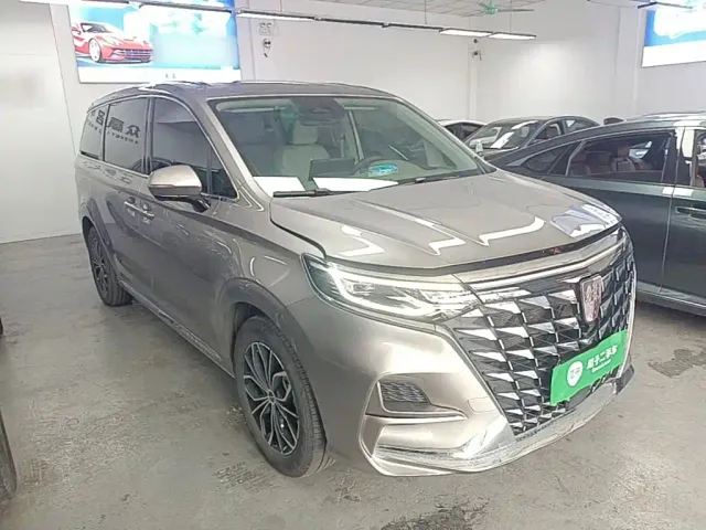 Roewe iMAX8 — Фото автомобиля 3