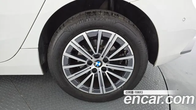 BMW 2 Series U06 — Фото автомобиля 6
