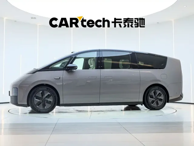 Li Auto MEGA — Фото автомобиля 8