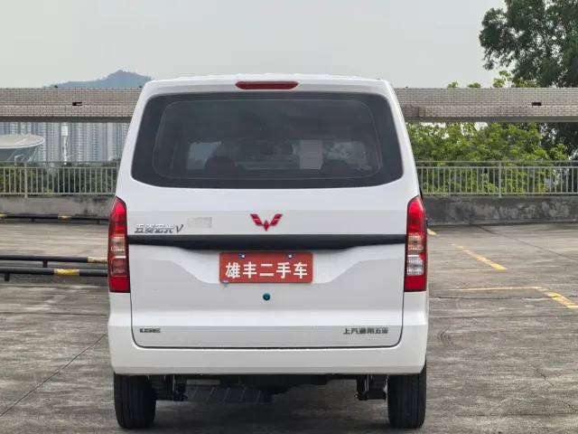 Wuling Hongguang V — Фото автомобиля 14