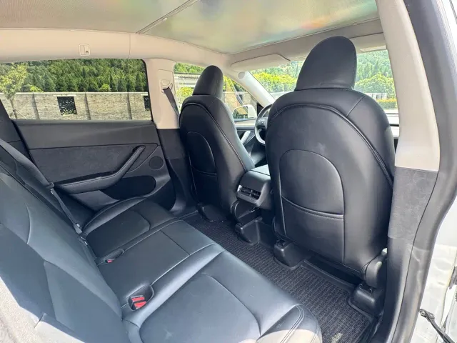 Tesla Model Y — Фото автомобиля 8