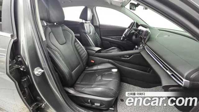 Hyundai AVANTE Avante (CN7) — Фото автомобиля 11