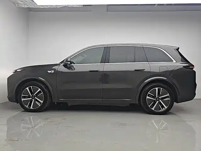 Li Auto L8 — Фото автомобиля 3