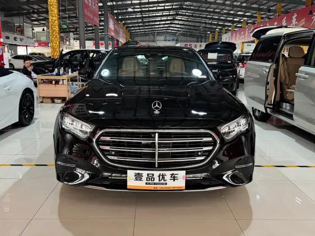 Mercedes-Benz E-Class — Фото автомобиля 2