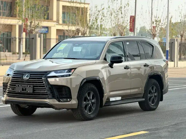 Фотография автомобиля — Lexus LX