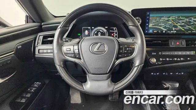 Lexus ES — Фото автомобиля 13