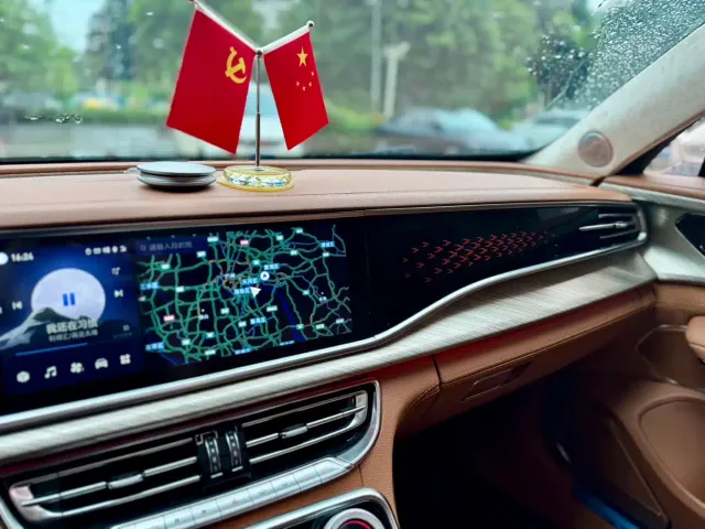 Hongqi H9 — Фото автомобиля 8