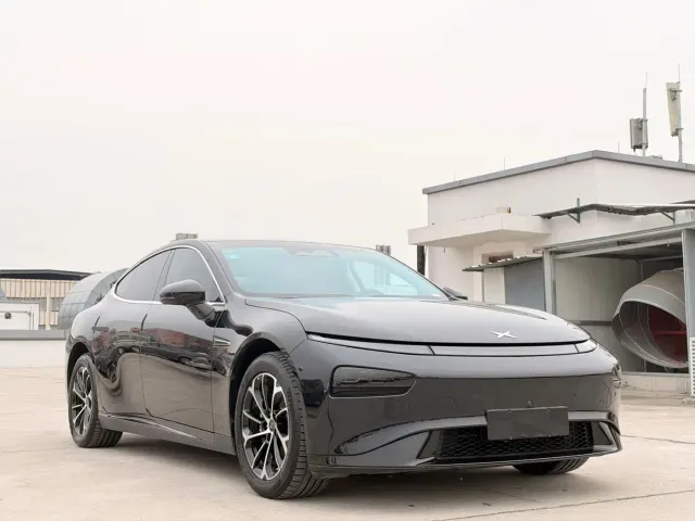 Xpeng P7 — Фото автомобиля 3