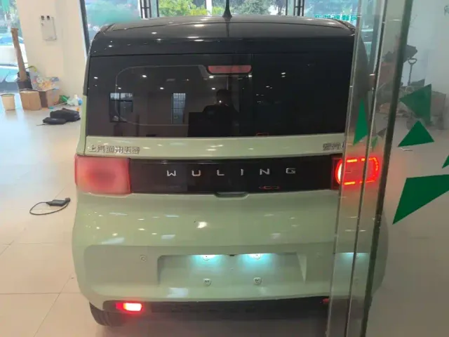 Wuling Hongguang Mini EV — Фото автомобиля 5