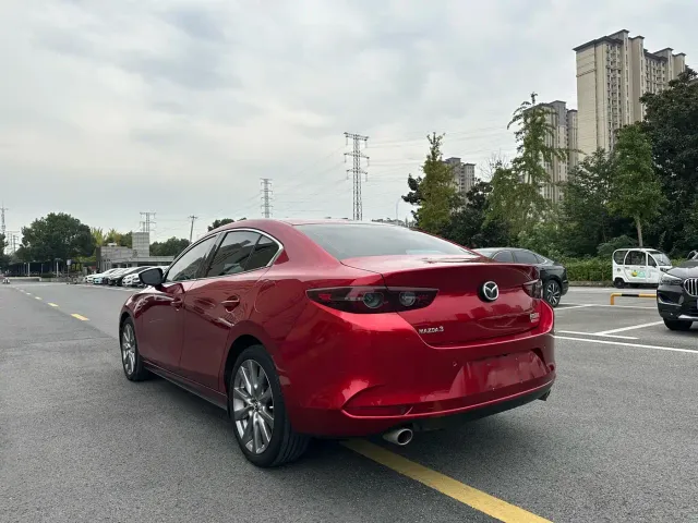 Mazda Axela — Фото автомобиля 6
