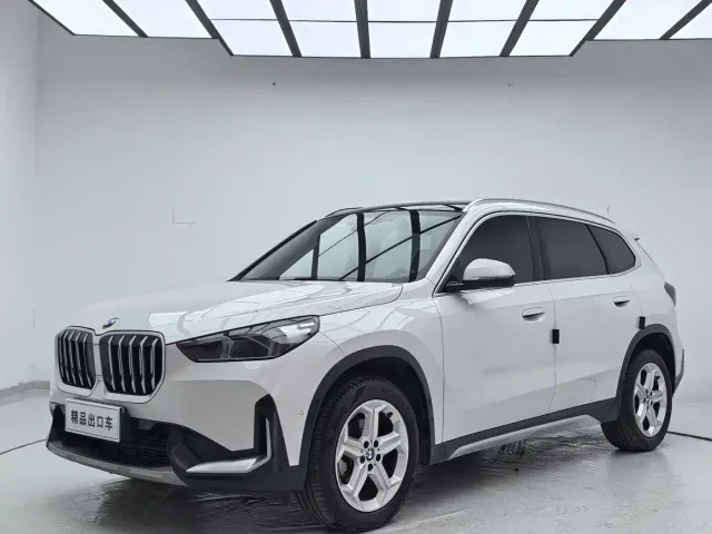 Фотография автомобиля — BMW X1