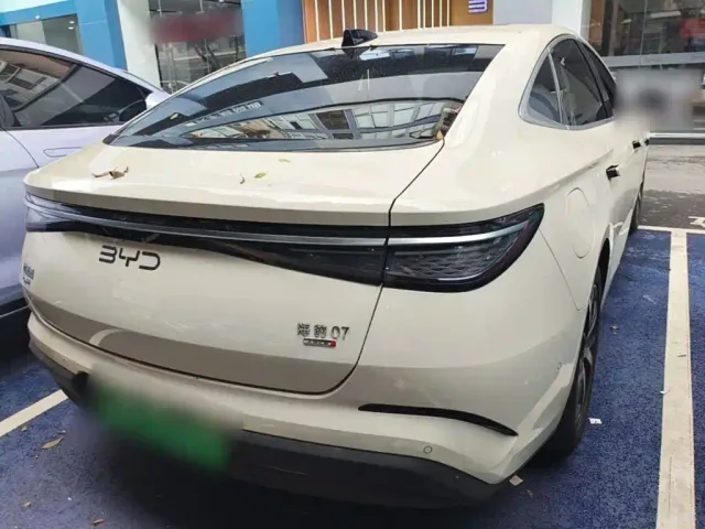 BYD Seal 07 DM-i — Фото автомобиля 6