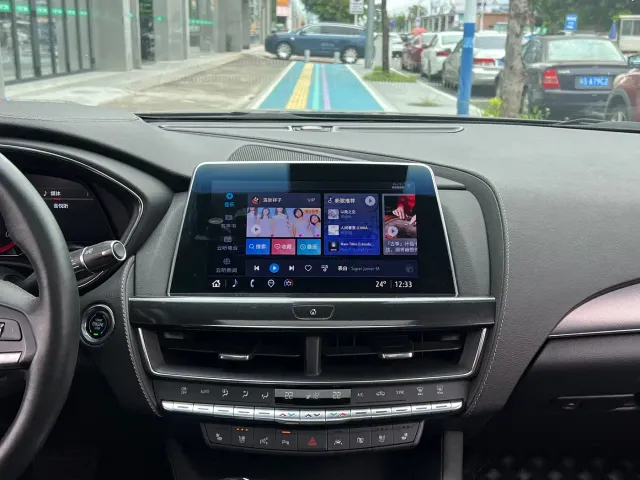 Cadillac CT5 — Фото автомобиля 10
