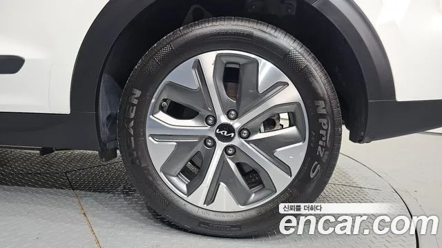 Kia Niro Niro Plus Air — Фото автомобиля 21