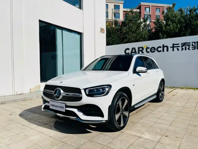 Фотография автомобиля — Mercedes-Benz GLC-Class
