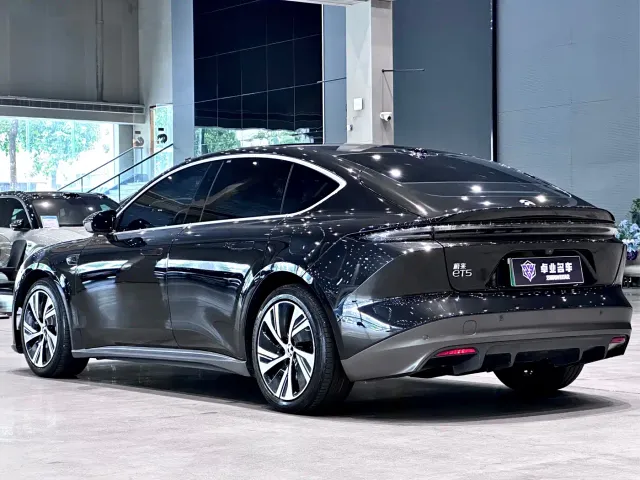Nio ET5 — Фото автомобиля 3