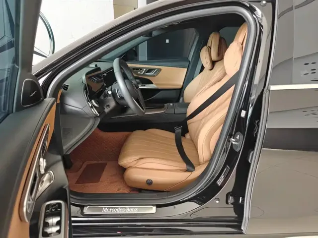 Mercedes-Benz E-Class — Фото автомобиля 10