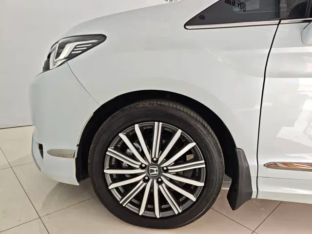 Honda Elysion — Фото автомобиля 14