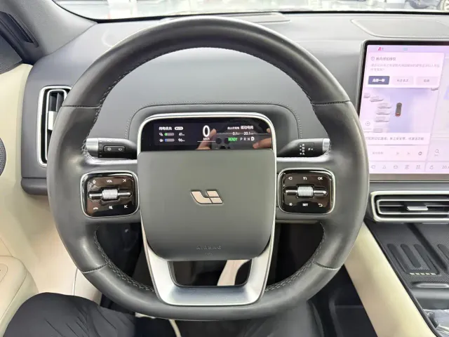 Li Auto L8 — Фото автомобиля 7