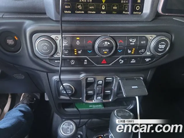 Jeep Wrangler JL — Фото автомобиля 13