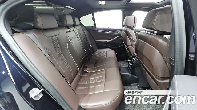BMW 5-Series — Фото автомобиля 15