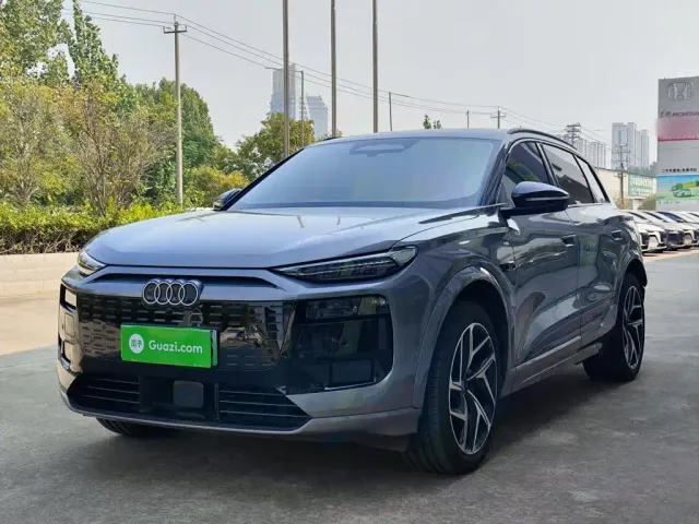 Фотография автомобиля — Audi Q6L e-tron