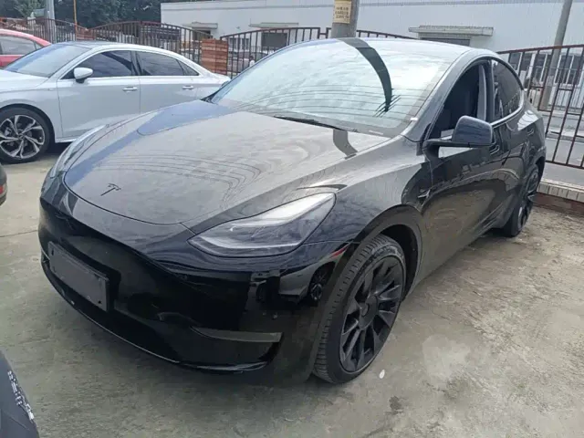 Фотография автомобиля — Tesla Model Y