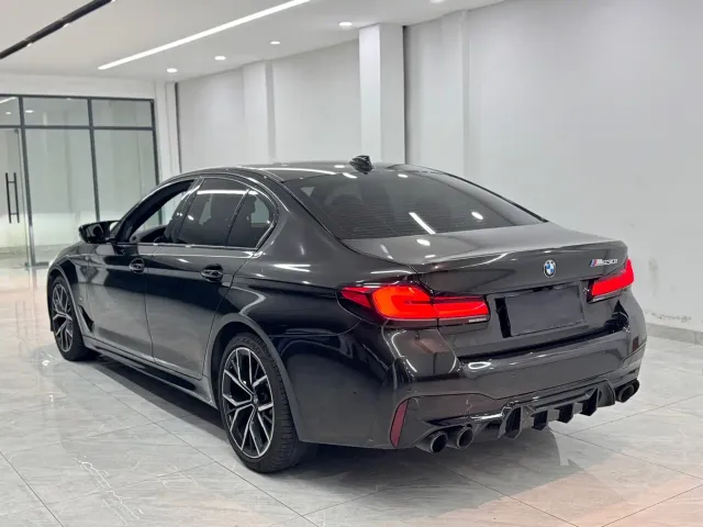 BMW 5 Series — Фото автомобиля 21
