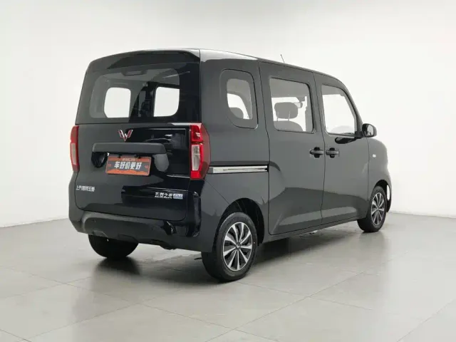 Wuling Zhiguang NEV — Фото автомобиля 2