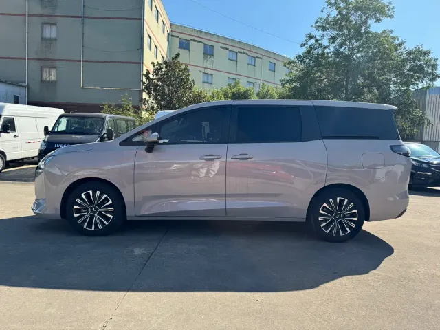 Wuling Starlight 730 — Фото автомобиля 5