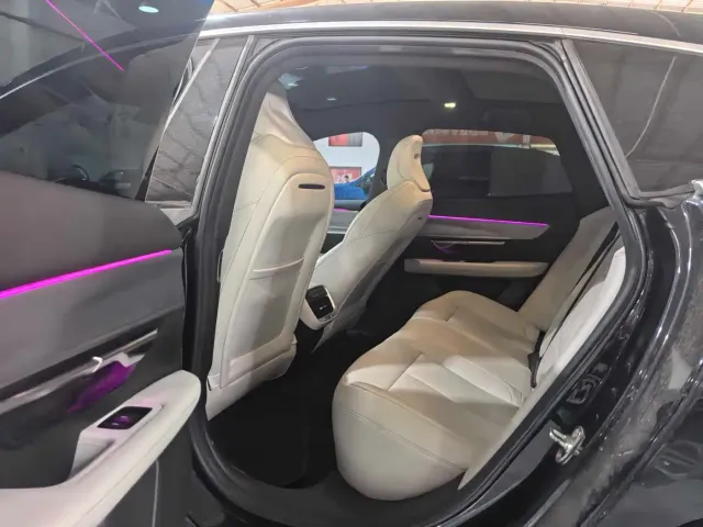 Xpeng P7 — Фото автомобиля 3