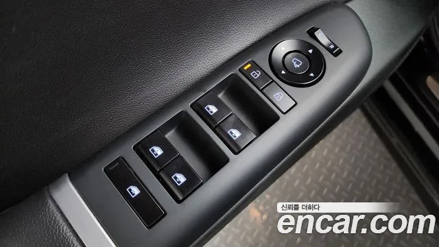 Hyundai Grandeur Grandeur (GN7) 2.5 Бензин 2WD — Фото автомобиля 28