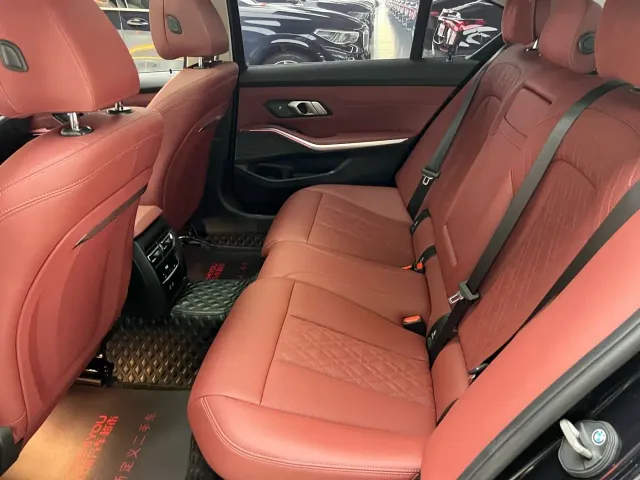 BMW 3 Series — Фото автомобиля 10
