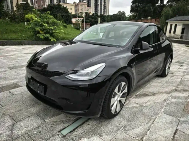 Фотография автомобиля — Tesla Model Y