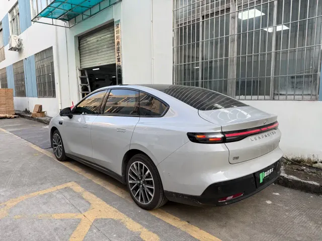 Leapmotor B01 — Фото автомобиля 5