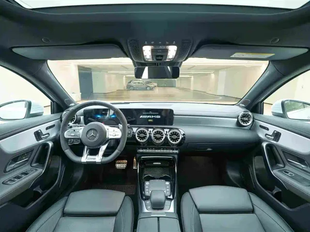 Mercedes-Benz Mercedes-Benz A-Class AMG (Import) 2020 AMG A 45 4MATIC+ — Фото автомобиля 18
