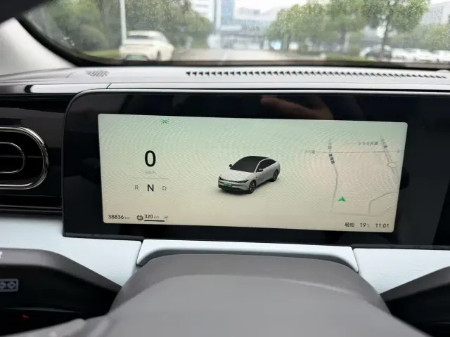 Leapmotor C01 — Фото автомобиля 6
