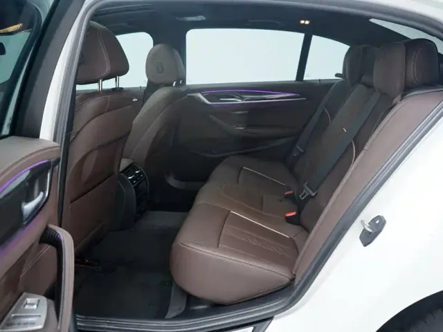 BMW 5 Series — Фото автомобиля 5