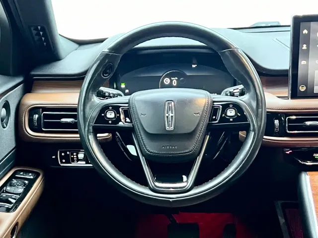 Lincoln Aviator — Фото автомобиля 16