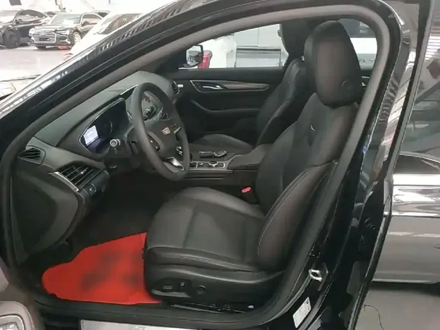 Cadillac CT5 — Фото автомобиля 14