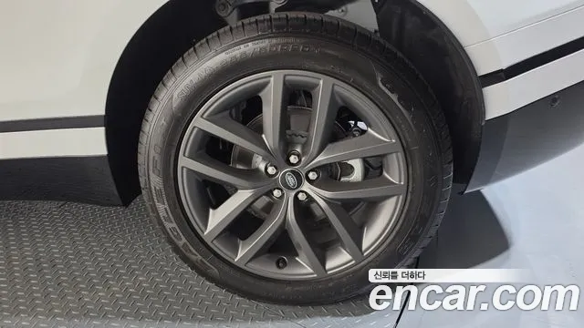 Land Rover Range Rover Velar — Фото автомобиля 21
