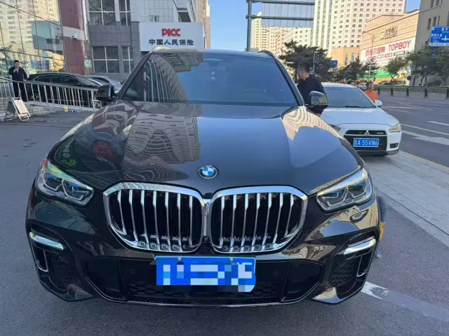 Фотография автомобиля — BMW X5