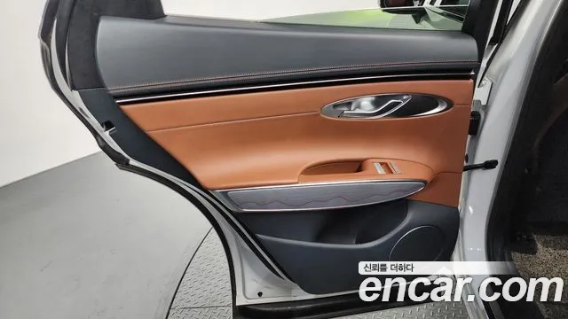 Genesis GV70 2.5T Бензин AWD — Фото автомобиля 19