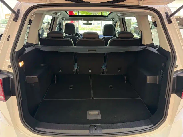 Volkswagen Touran 2021 Touran L 280TSI DSG Comfort Edition 7-seater — Фото автомобиля 12