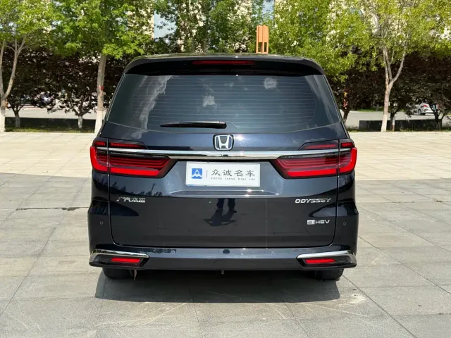 Honda Odyssey — Фото автомобиля 8