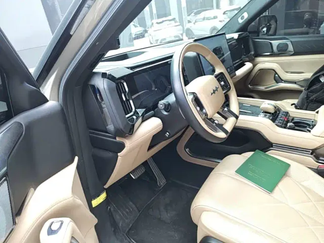 BYD FangChengBao Leopard 8 — Фото автомобиля 15